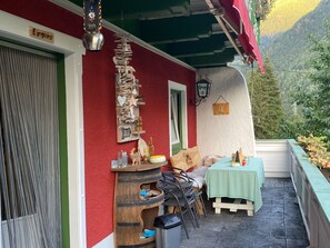 Outdoor dining - Appartement Gletscherblick by Interhome (Stall)