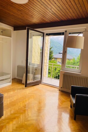 Interior - Studio in zentraler Lage - nur wenige Minuten zum See und Stadt by Interhome (Gmunden)