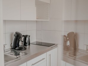 Fridge, dishwasher, cookware/dishes/utensils