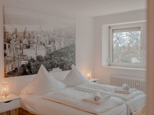 Apartment mit Küche, Arbeitsplatz und xxl Sofa by Interhome