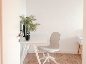 Interior - Apartment mit Küche, Arbeitsplatz und xxl Sofa by Interhome (Neuss)