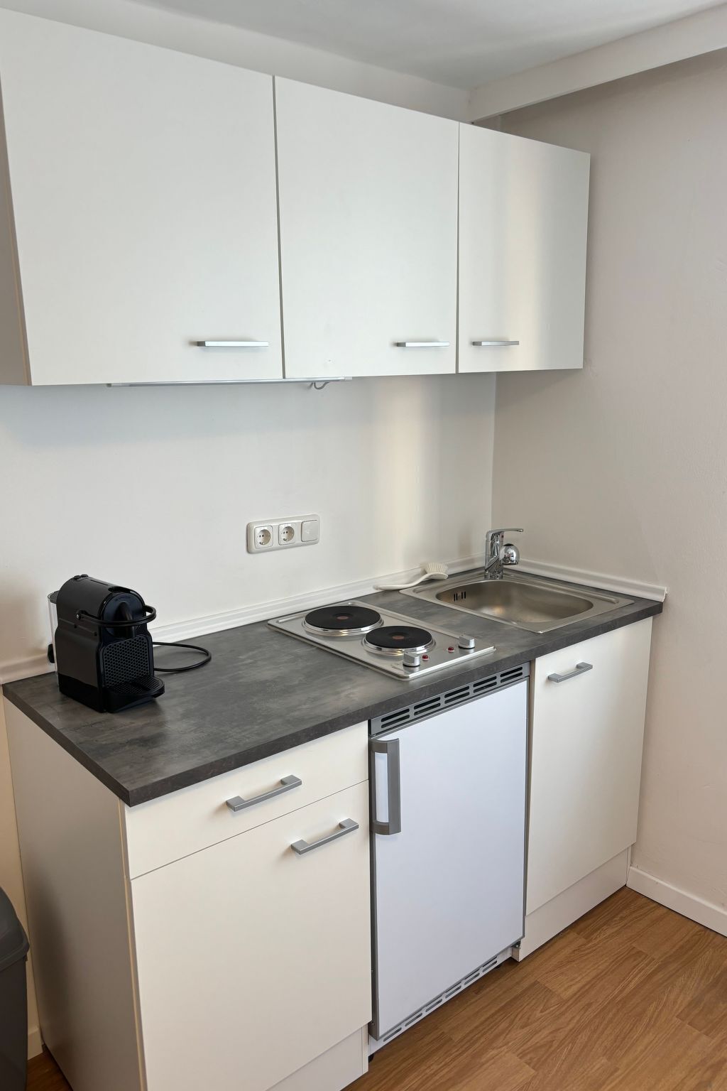 Kühlschrank, Kochgeschirr/Geschirr/Besteck