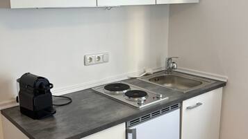 Kühlschrank, Kochgeschirr/Geschirr/Besteck