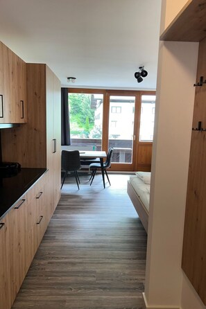 Interior - Glacier View by Interhome (Kaprun)