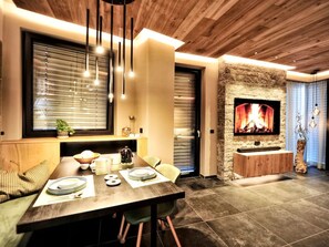 Dining - Alpiner Glam Penthouse - Trendy - Cosy - Comfy by Interhome (See)