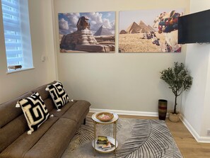 Living area - Cosy Modern Pet Friendly Garden 5 min to Station (Bournemouth)