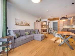 Living area - Kleiner Alpiner Boudoir by Interhome (See)