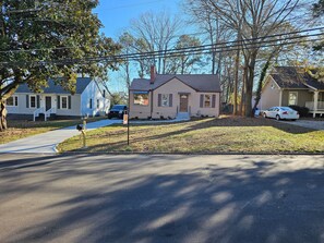Exterior - Furnished Atlanta Home Near Airport & Hospitals - Car Available (Atlanta)