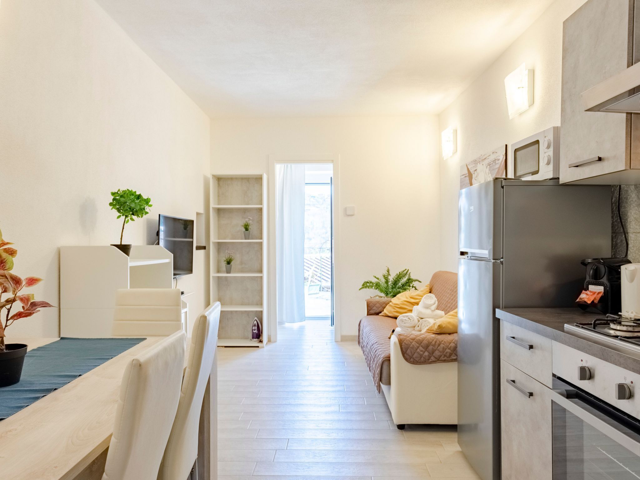 Frigorifero, microonde, forno, lavastoviglie