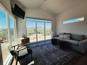 Studio | Living area - Dwell Lake Havasu (Topock)