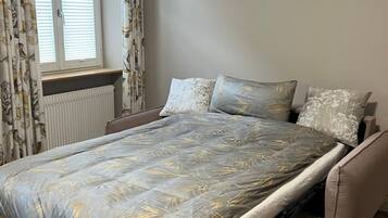 2 bedrooms, internet