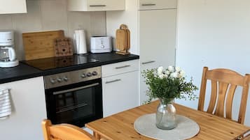 雪櫃、微波爐、焗爐、廚房用具/餐具/器皿