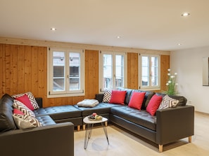 TV - Family Apartment by Interhome (Brienz)