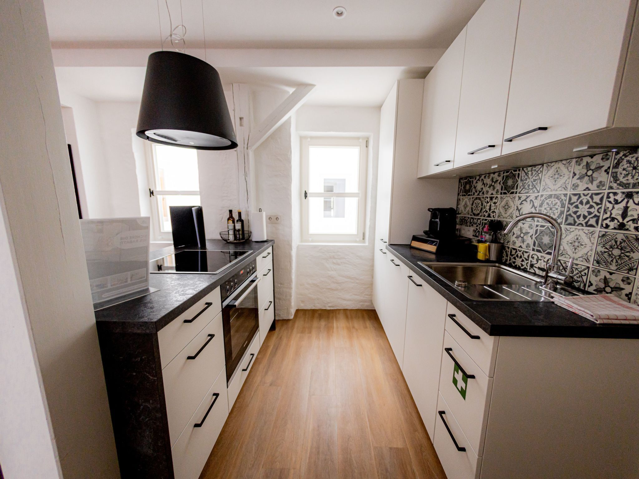 Fridge, oven, dishwasher, cookware/dishes/utensils