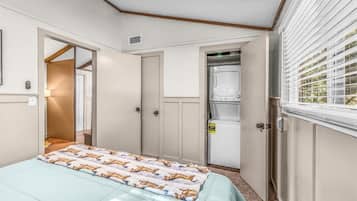 1 soverom, strykejern/-brett, wi-fi (inkludert) og sengetøy