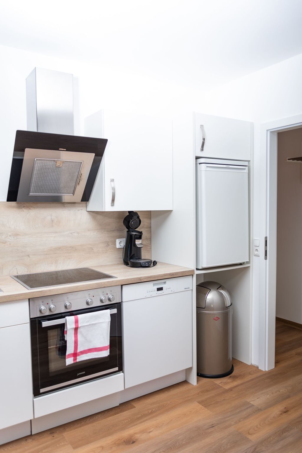 Réfrigérateur, four, lave-vaisselle