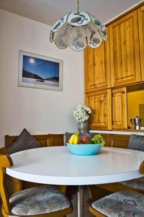 Dining - Derby 19 by Interhome (St. Moritz)