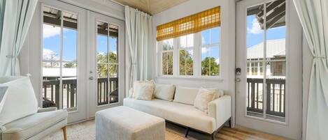 Smart-TV, Tischtennisplatte