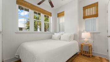 1 bedroom, travel cot, free WiFi, bed sheets