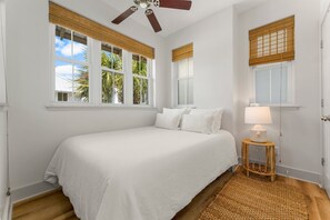 1 Schlafzimmer, Reisekinderbett, kostenloses WLAN, Bettwäsche