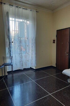 Interior - für 4 Personen ca. 70 m² in Genua, Norditalien (Ligurien) by Interhome (Genova)