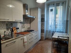 Fridge, oven, cookware/dishes/utensils - für 4 Personen ca. 70 m² in Genua, Norditalien (Ligurien) by Interhome (Genova)