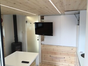 Interior - Hausboot für zwei Personen mit Kamin und Terrasse by Interhome (Wilhelmshaven)