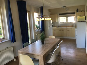 Dining - für 6 Personen ca. 90 m² in Wemeldinge, Zeeland (Zuid-Beveland) by Interhome (Wemeldinge)
