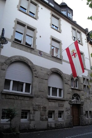Exterior - Wohnung in einem historischen Gebäude mit Balkon und Blick auf die Mosel by Interhome (Zell (Mosel))