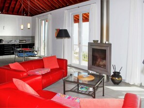 TV, fireplace, DVD player