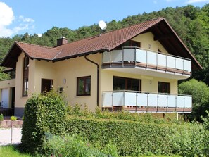 Exterior - Nettes Ferienhaus in Hemfurth-Edersee mit Großer Terrasse by Interhome (Bringhausen)