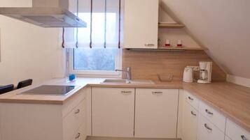 Réfrigérateur, micro-ondes, four, lave-vaisselle