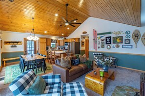 TV, fireplace - Hot Tub_Sauna_Lake Front_Wood Stove_Fast Wifi_Pet Friendly_Boat Launch Nearby (Eagle River)