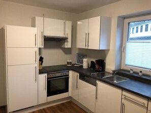 Fridge, microwave, oven, dishwasher - "Heideblick" direkt am Stausee by Interhome (Friesoythe)