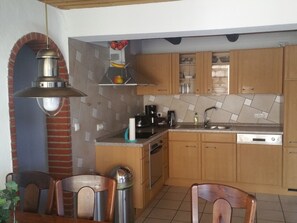 Fridge, microwave, oven, dishwasher - Lüneburger Nord by Interhome (Tespe)