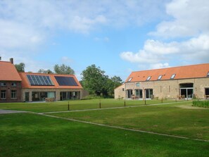 Exterior - Nette Ferienwohnung mit Terrasse, Pool und Garten by Interhome (Jabbeke)