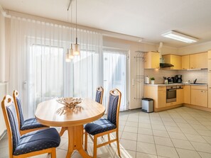 Dining - Apartment 2 by Interhome (Bansin)
