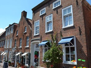 Exterior - Landgut mit Dachterrasse by Interhome (Greetsiel)