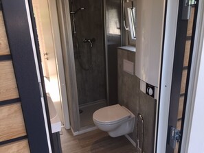 Towels - Hausboot KHT 1 Lacet mit Elektrokamin im Salon, 1 Schlafraum, Küche, Duschbad m by Interhome (Wilhelmshaven)