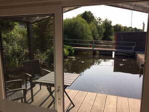 Interior - Hausboot KHT 1 Lacet mit Elektrokamin im Salon, 1 Schlafraum, Küche, Duschbad m by Interhome (Wilhelmshaven)