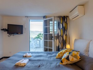 Internet - Einzimmerwohnung mit Terrasse und Blick auf den Berg by Interhome (Rapallo)