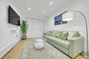 Smart TV - Terrific 1-bedroom apartment in central London for your stay (London)