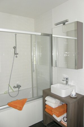 Towels - Blackthorn für 6 Personen by Interhome (Jabbeke)