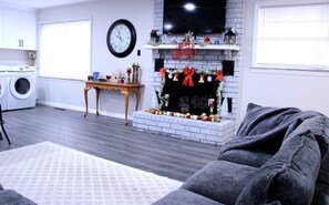 Interior - Ocoee River Family Retreat - Raft • Hike • Relax • Scenic Rail Road • Mountains (Benton)