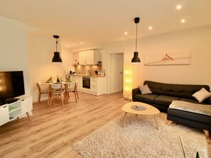 TV - Feldblick by Interhome (Hartheim)