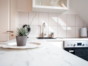 Fridge, oven, dishwasher, cookware/dishes/utensils - Schule Altes Land by Interhome (Jork)