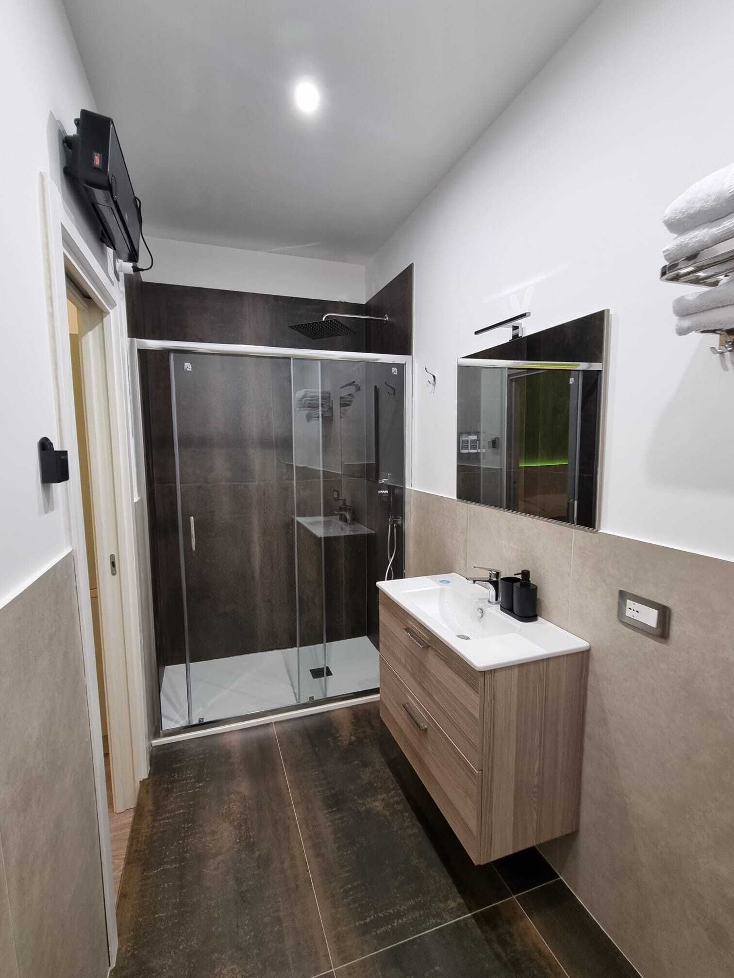 Double Room, 1 Double Bed, Private Bathroom | Bathroom | Shower, hair dryer, towels, soap