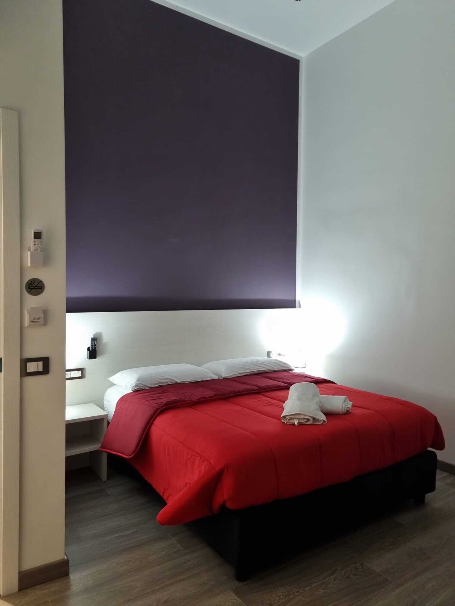 Deluxe Triple Room | In-room safe, desk, laptop workspace, soundproofing