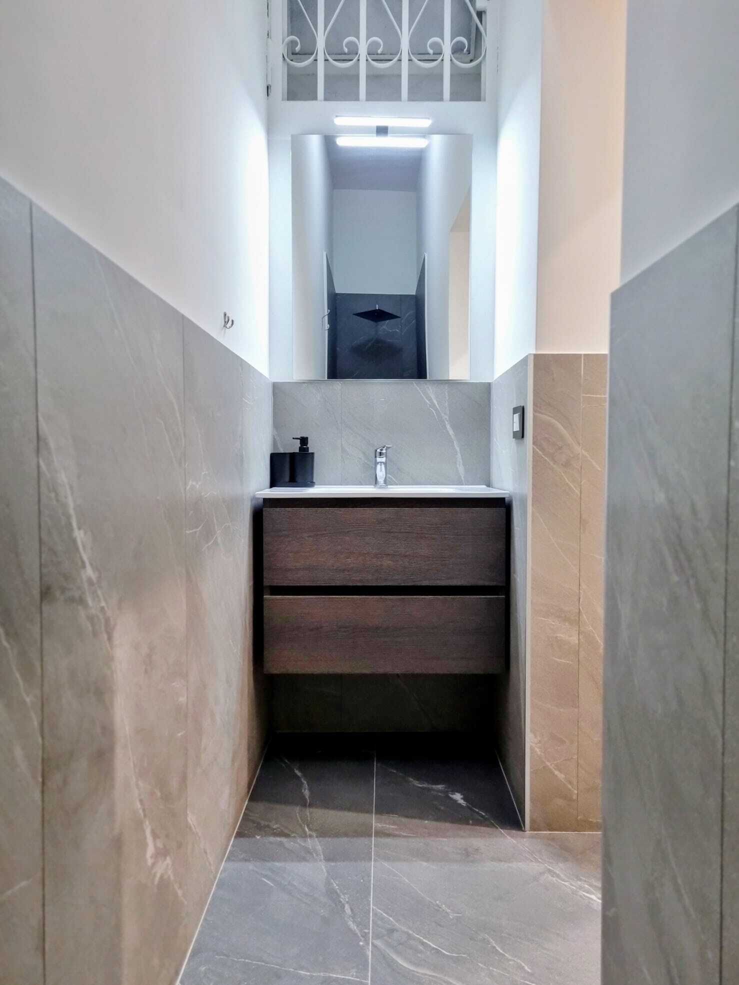 Standard Room | Bathroom