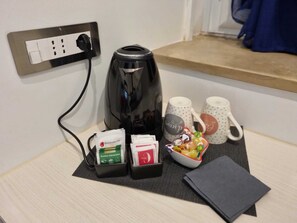 デラックス トリプルルーム | セーフティボックス (室内)、デスク、ノートパソコン用作業スペース、防音設備